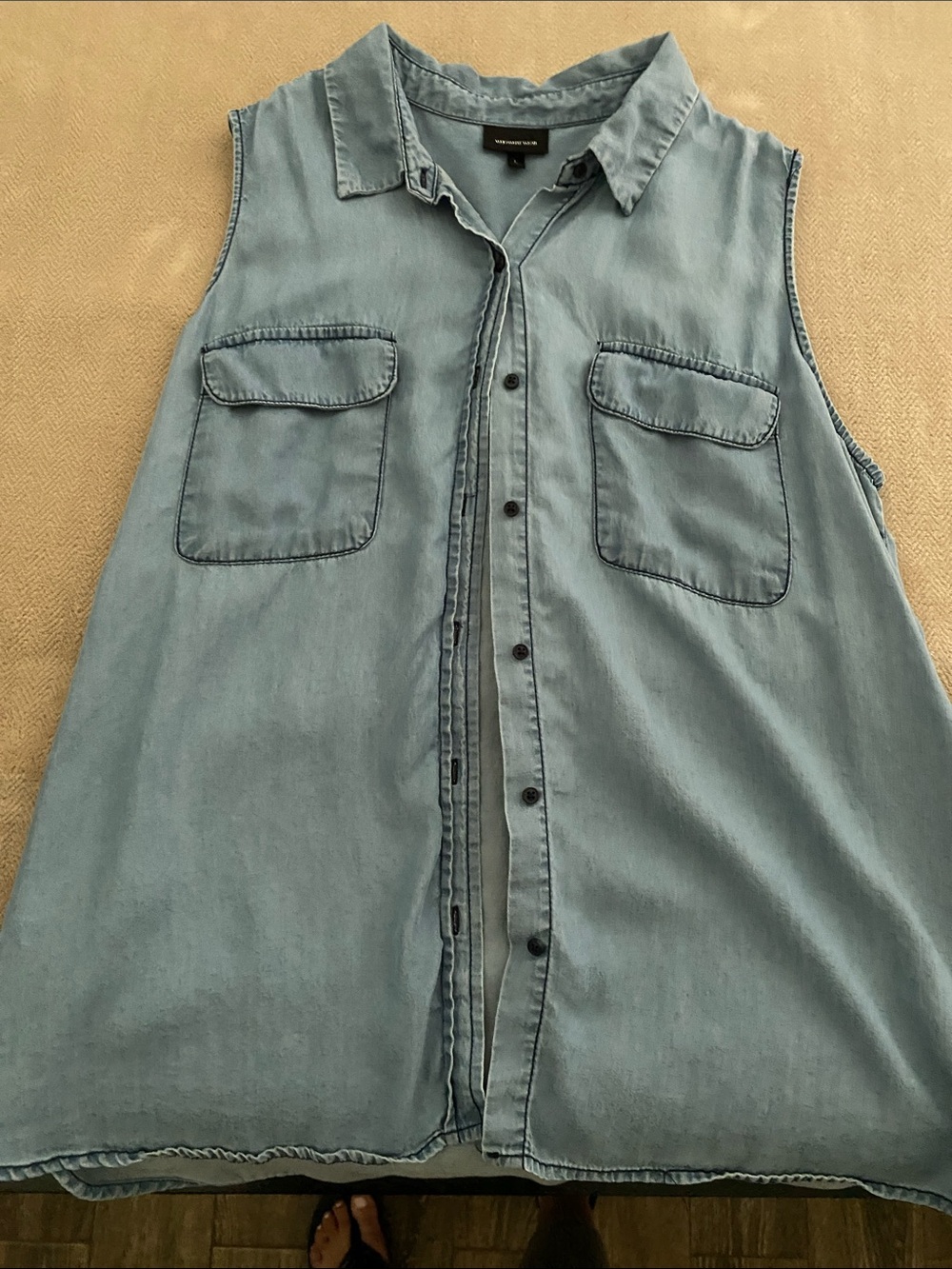 Who What Wear Light Blue Sleeveless Denim Button-Down Shirt